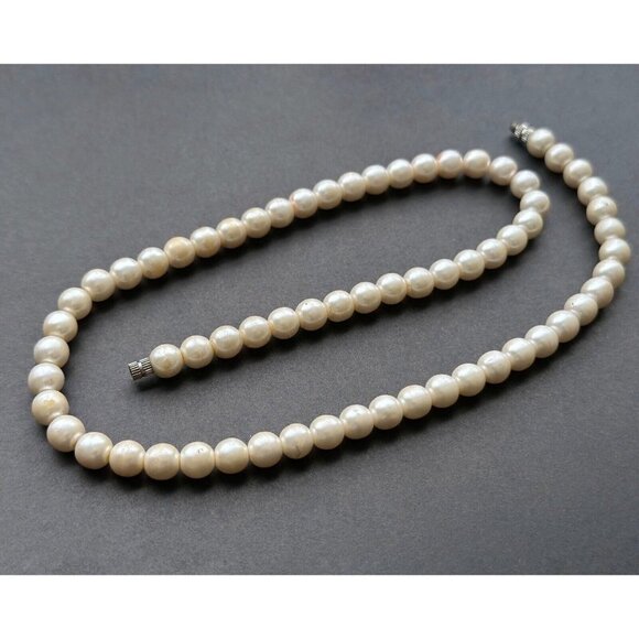 Shell bead, faux beige and white pearls, Olive shell pendant necklace set of 4 - Picture 10 of 10